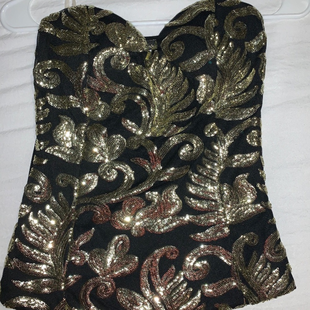 It’s a corset styled top